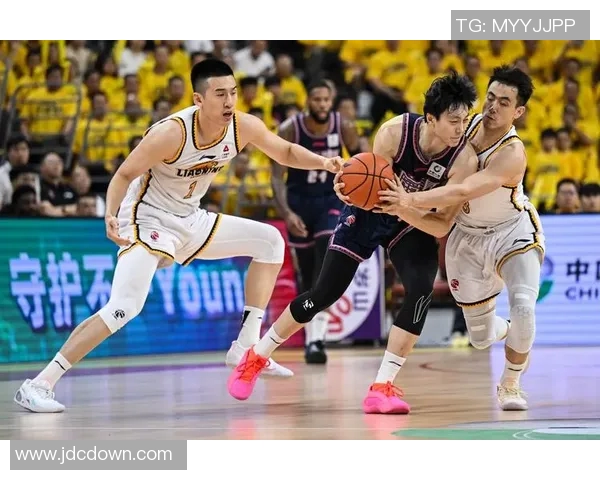 7点辽宁男篮对阵北控队精彩对决即将上演球迷不容错过的激烈比赛 7点辽宁男篮对阵北控队精彩对决即将上演球迷不容错过的激烈比赛