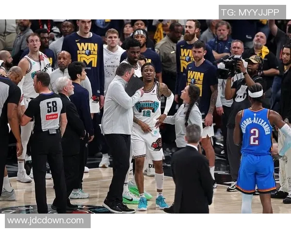 2012年季后赛灰熊与雷霆的激烈对决回顾与分析 2012年季后赛灰熊与雷霆的激烈对决回顾与分析