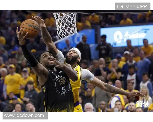 2017年勇士队与鹈鹕队精彩对决回顾及比赛录像分析