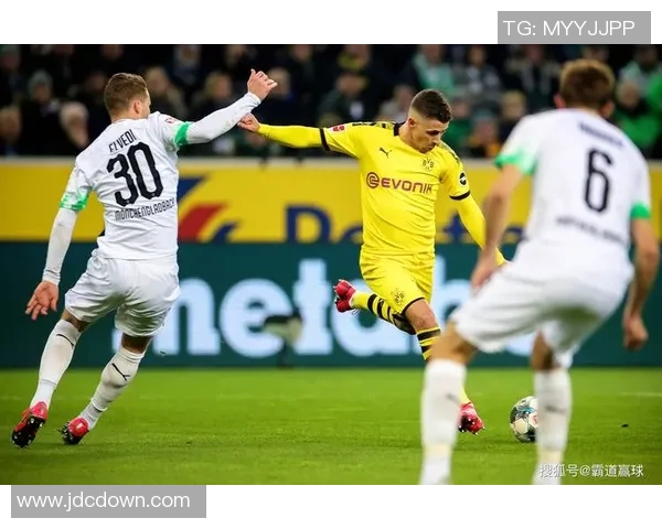 2019年欧冠小组赛多特蒙德与巴塞罗那的巅峰对决回顾与分析