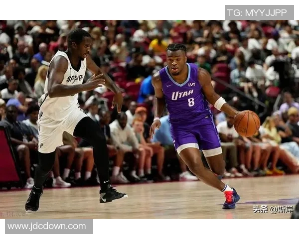 2019年火箭队与爵士队精彩对决比赛录像回顾与分析