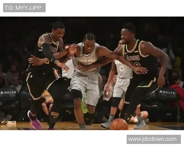 巴腾与希拉尔的巅峰对决谁将笑到最后引发球迷热议