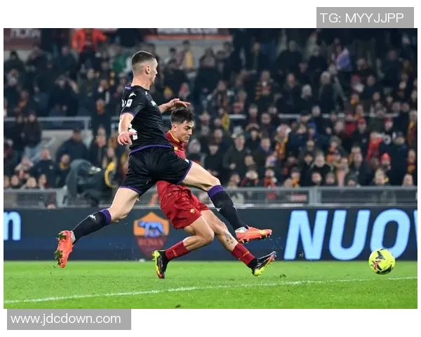 标准列日与巴拉城的激烈对决揭示了足球战术的博弈与球队实力的较量