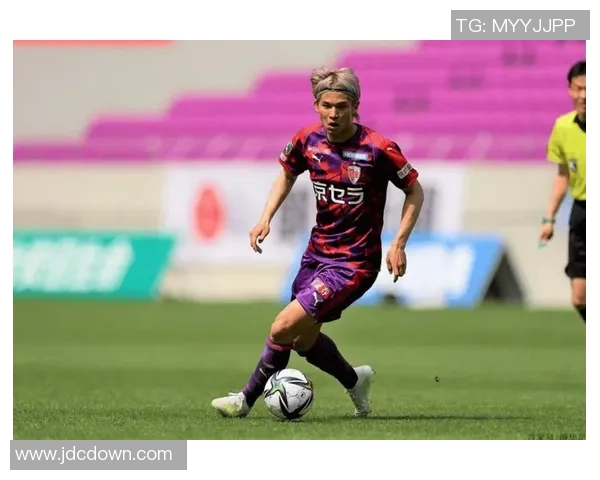 不死鸟与横滨的巅峰对决展现足球激情与荣耀的较量 不死鸟与横滨的巅峰对决展现足球激情与荣耀的较量