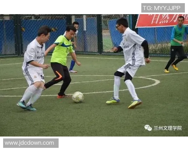 洛北中学足球比赛精彩视频直播全程回顾与精彩瞬间分享