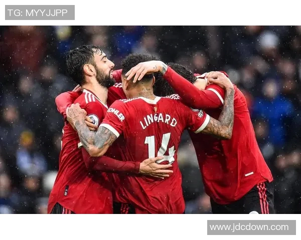 曼联与曼城巅峰对决图文直播全程回顾精彩瞬间与战术解析 曼联与曼城巅峰对决图文直播全程回顾精彩瞬间与战术解析