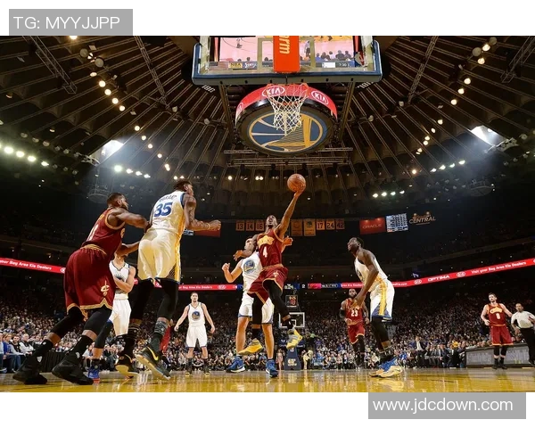 国王与湖人近期比赛比分对比分析及精彩瞬间回顾 国王与湖人近期比赛比分对比分析及精彩瞬间回顾