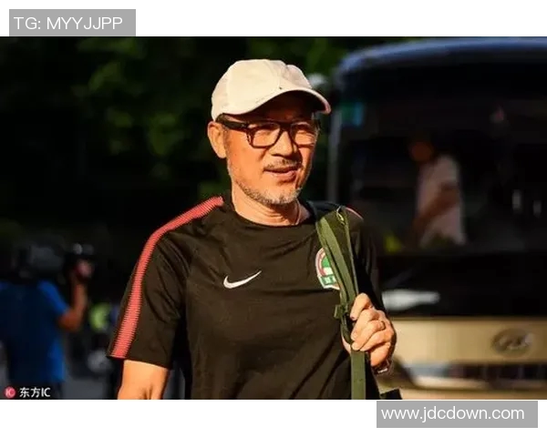 山东女排迎战解放军全力争胜展现团队精神与竞技风采